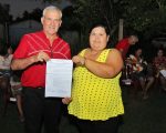 Intendente Nelson Cano acompaño la entrega de documentos de la firma de contratos de arrendamientos a moradores del Barrio Fortaleza