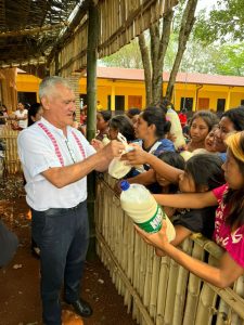 ASISTENCIA Y ENTREGA DE RESOLUCIÓN DE RECONOCIMIENTO A LA NUEVA COMISIÓN DE FOMENTO EN LA COMUNIDAD INDÍGENA DE LA COLONIA ACARAYMI
