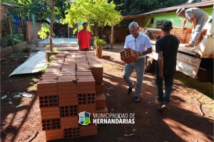  Entregas de materiales de construcción a una familia cuya vivienda fue afectada por un incendio
