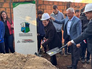 Palada Inicial en la Escuela San Antonio de Padua: Comienza la Construcción de la Nueva Sala de Informática
