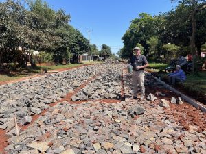 Empedrado en el barrio Bella Vista